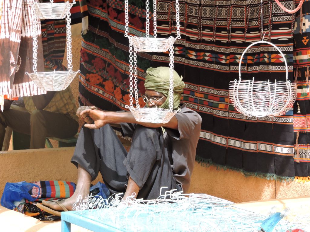 Artisan lors d'un événement culturel